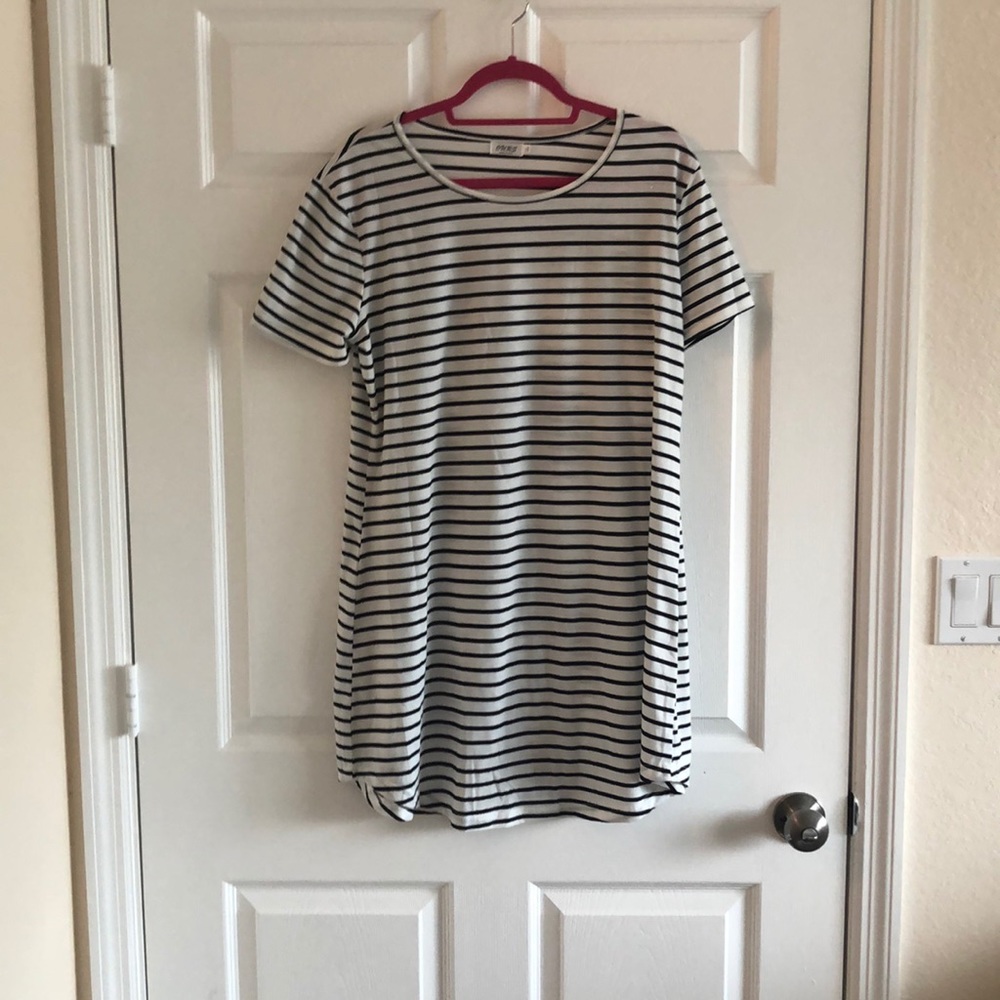 NWOT Ours black and white t shirt dress